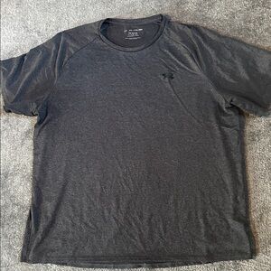 UNDER ARMOUR “THE TECH TEE” workout shirt